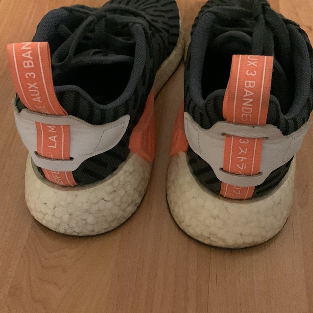 Adidas NMD R2 - Picture 2 of 8